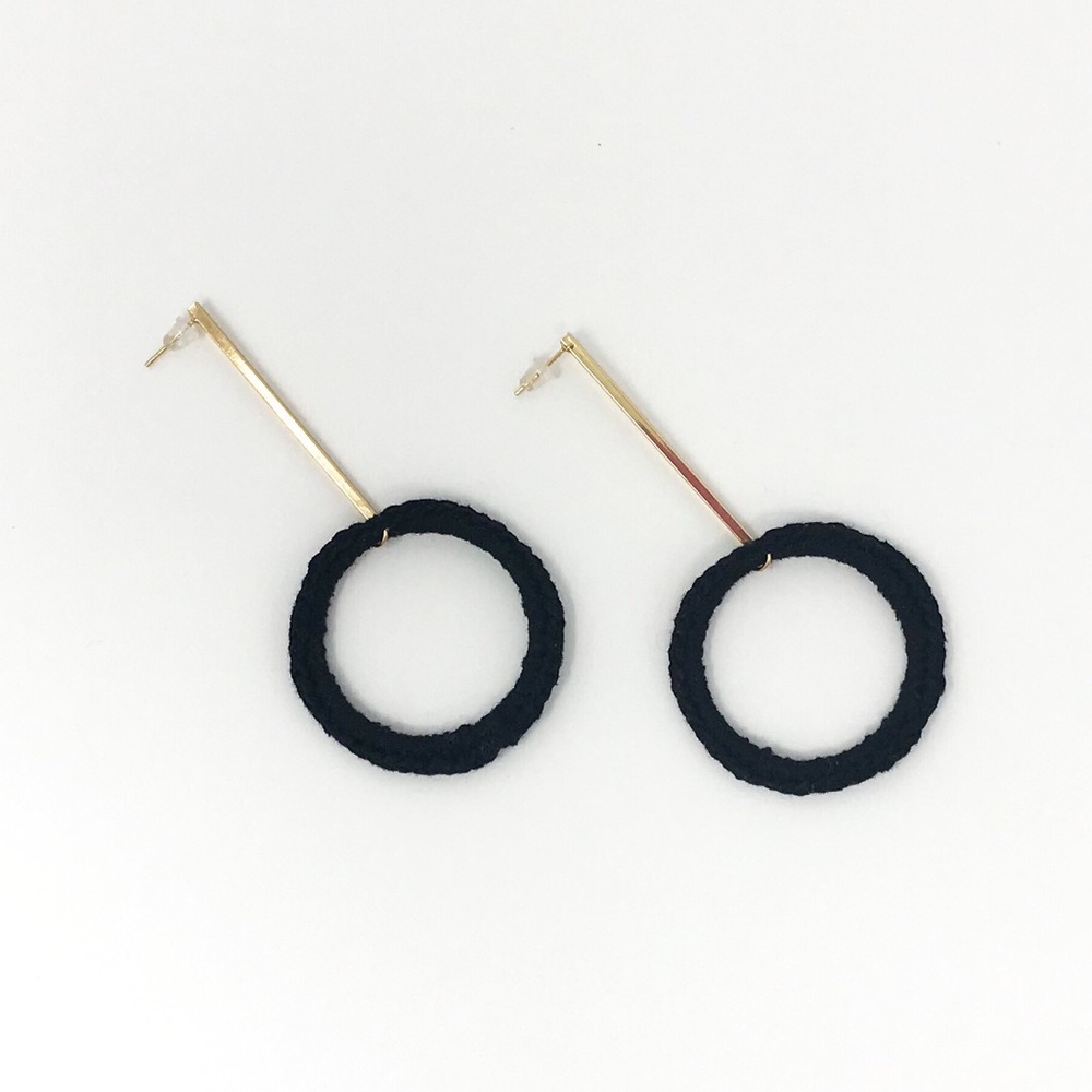 BRAND NEW - BLK HANDCRAFTED CROCHET DROP EARRINGS